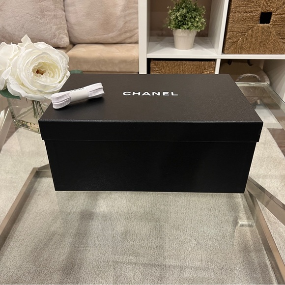 Chanel Shoe Box and Shoelaces - Picture 2 of 12